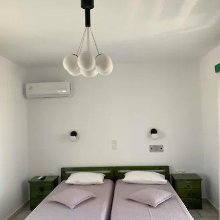 Kapares & Apartment Agia Anna (Naxos)